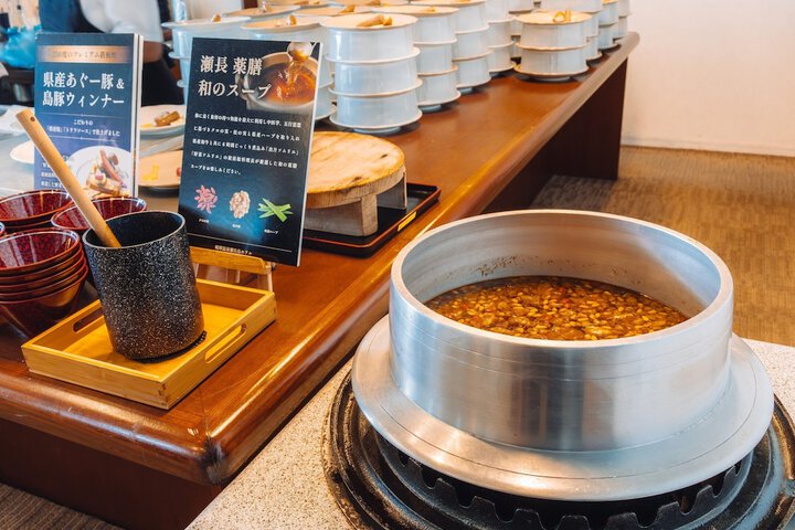Breakfast/Coffee Service 233 of 299