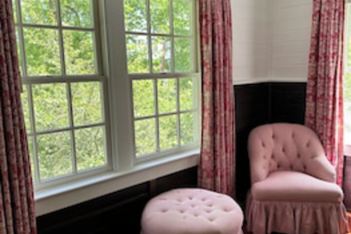 Room 10 of 285
