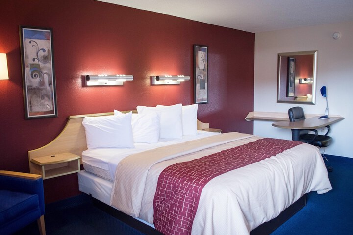 Superior King Bed (14 of 27)