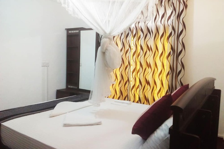 Room 21 of 49