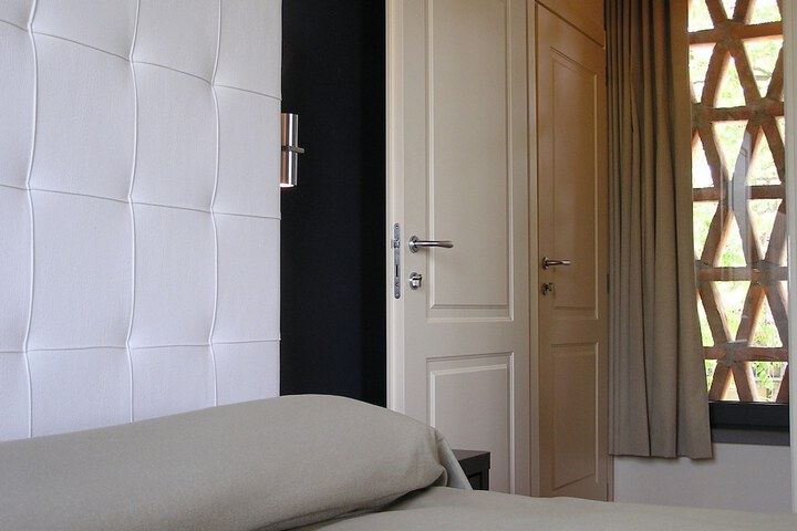 Room 10 of 63