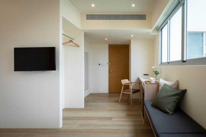 Room 10 of 66