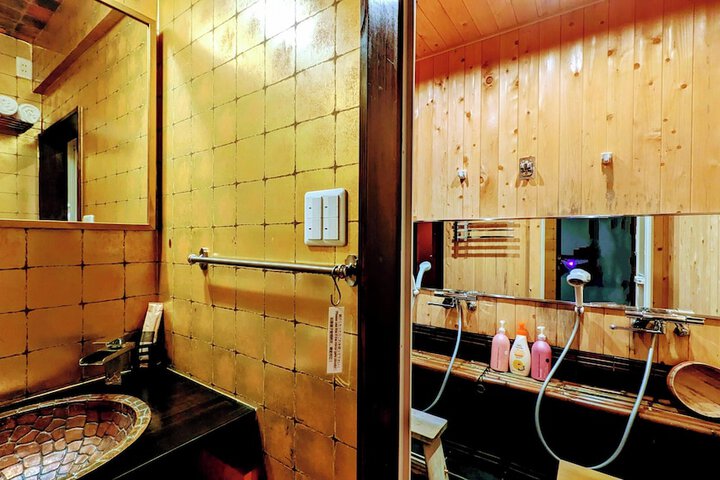 Room 10 of 29