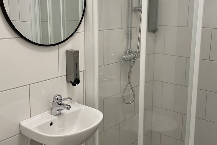 Room 121 of 149