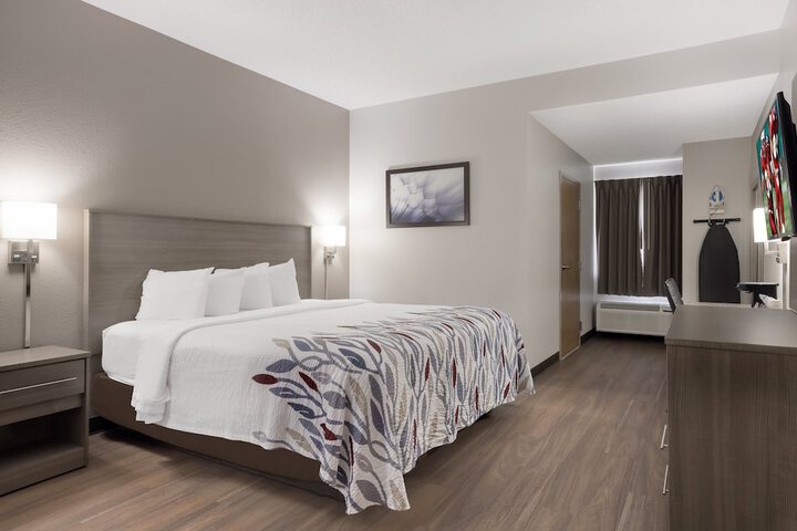 ADA Accessible Superior King with Roll in Shower (7 of 16)