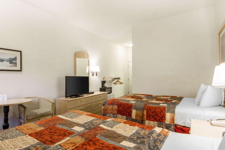 Room 14 of 23
