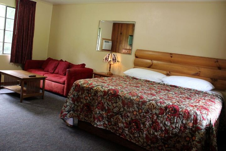 Room 7 of 16
