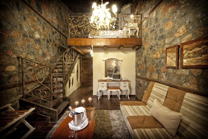 Room 28 of 34