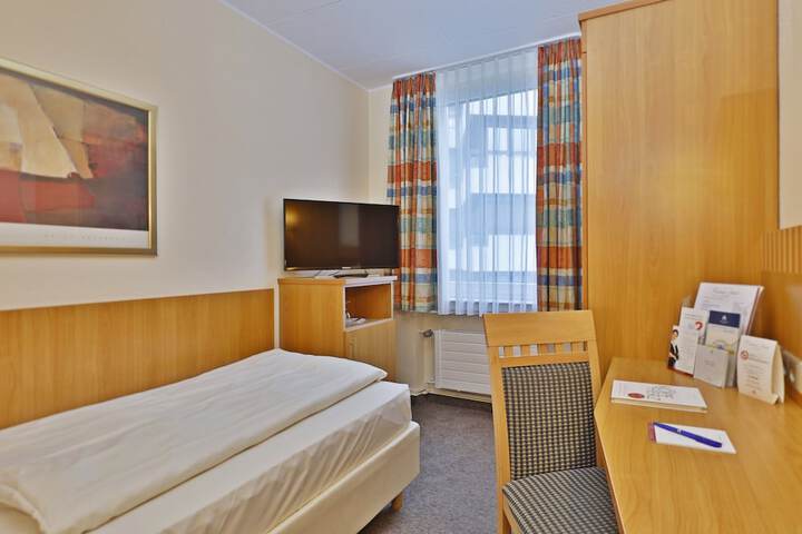 Room 7 of 41
