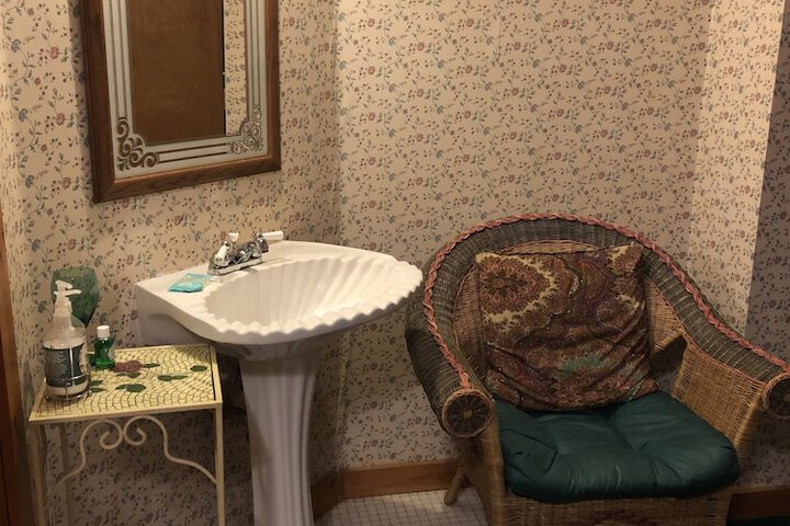 Room 15 of 40