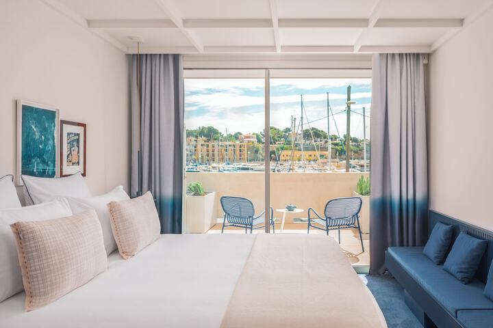 Room 35 of 103