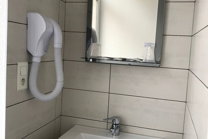 Room 14 of 28