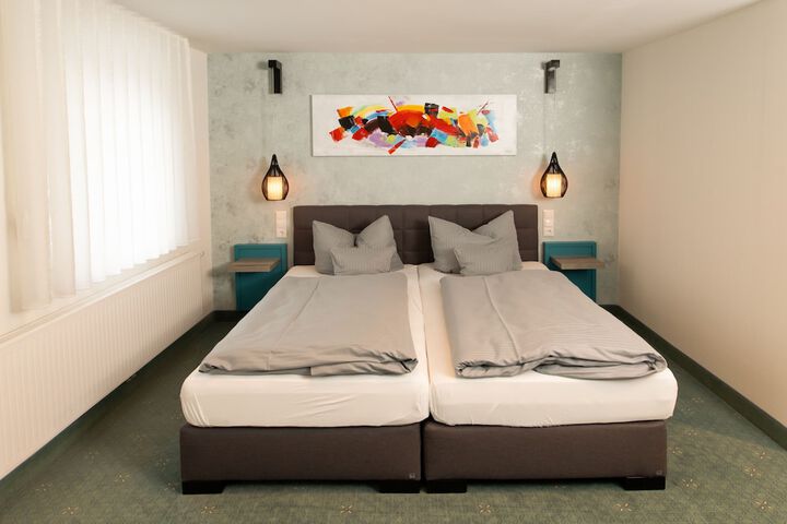 Room 16 of 53
