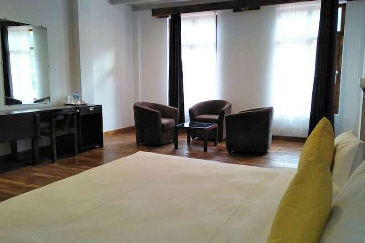 Room 5 of 13
