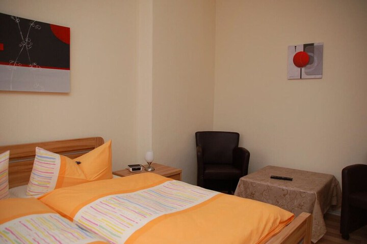 Room 4 of 10