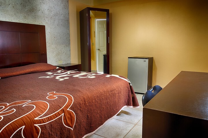 Room 7 of 42