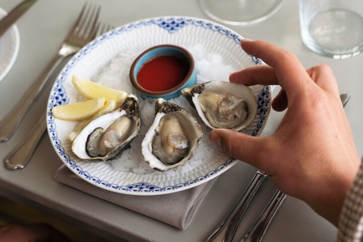 Dining 35 of 61