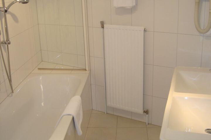 Room 20 of 49