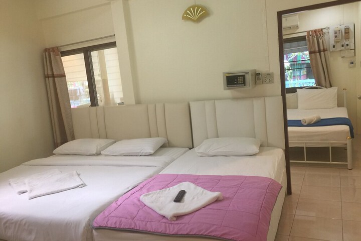 Room 21 of 44
