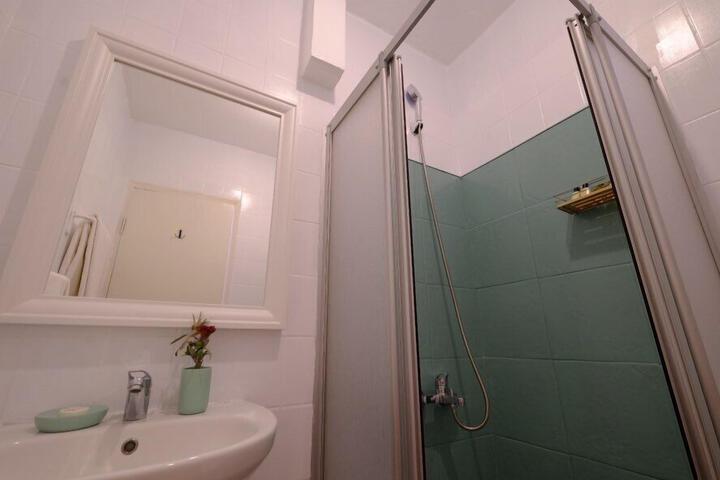 Room 3 of 19