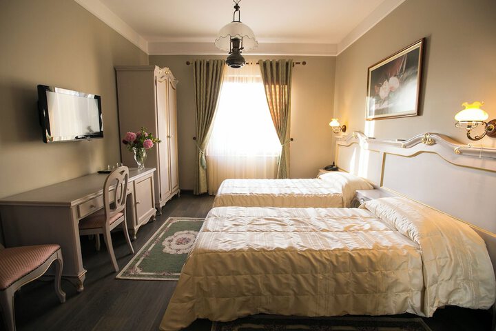 Room 19 of 52