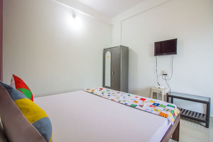 Room 9 of 13