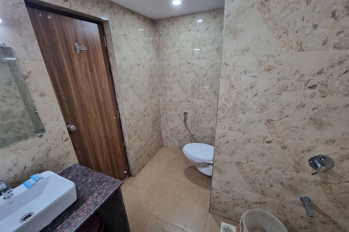 Room 14 of 38