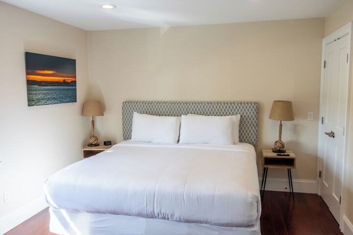 Room 4 of 97