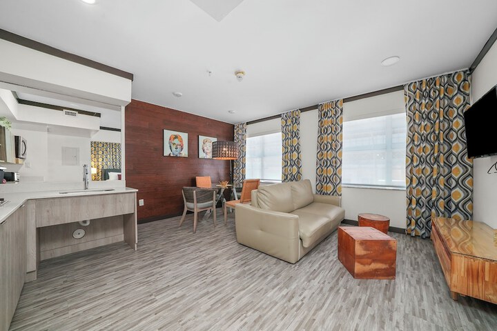Room 32 of 56