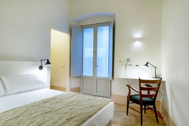 Room 10 of 40