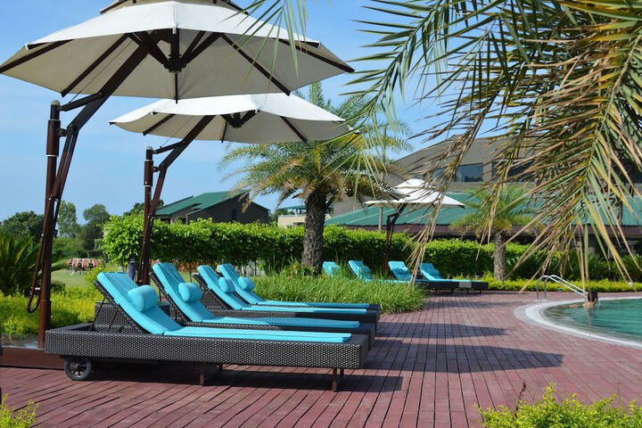 Pools & Facilities