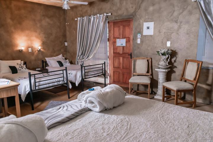 Room 7 of 28