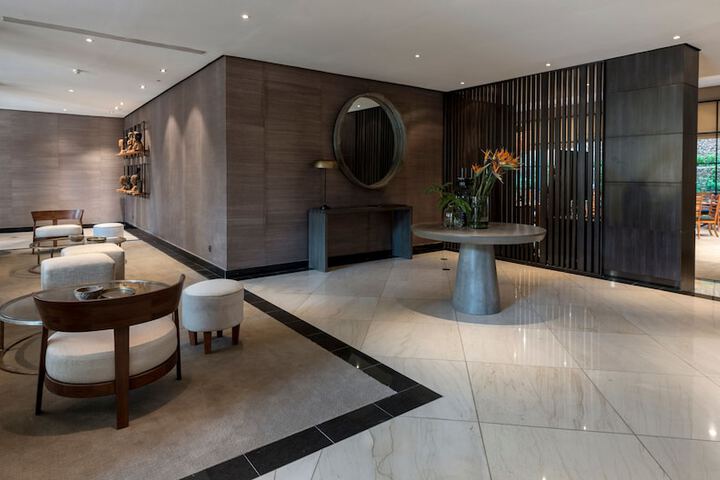 Entrance & Lobby