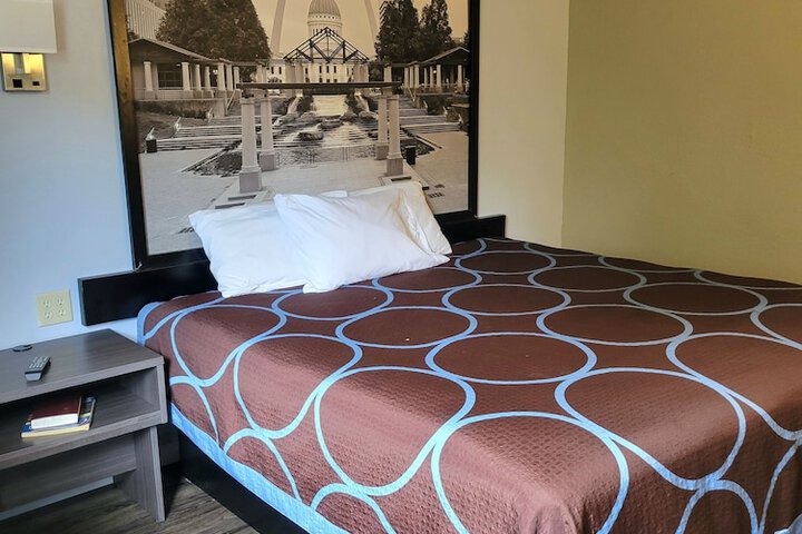 1 King Bed (9 of 11)