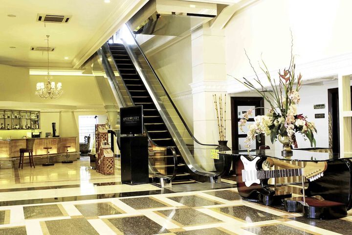 Guest Lobby