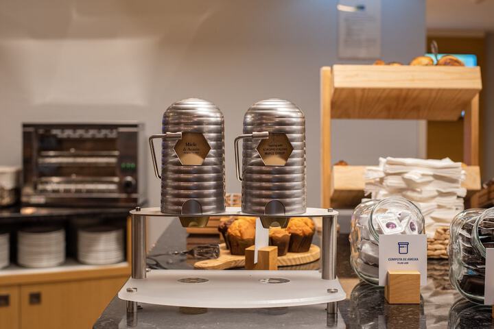 Breakfast/Coffee Service 36 of 66