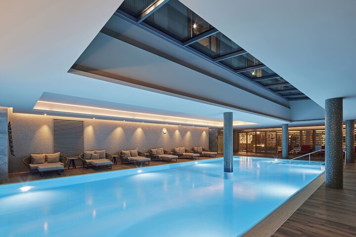 Pool Hotel