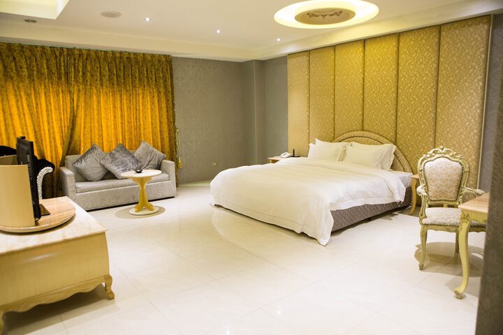 Room 26 of 79