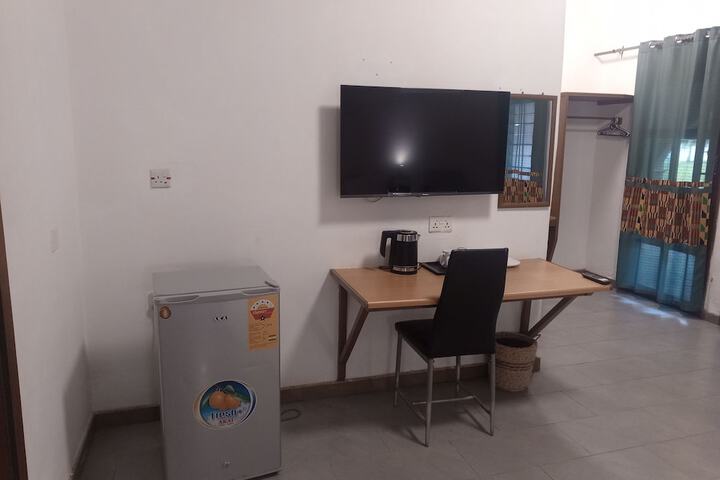 Room 6 of 32