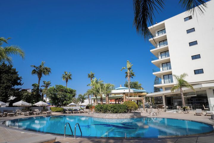 Pool Hotel