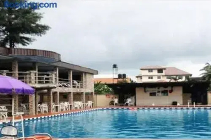 Pool 2 of 6