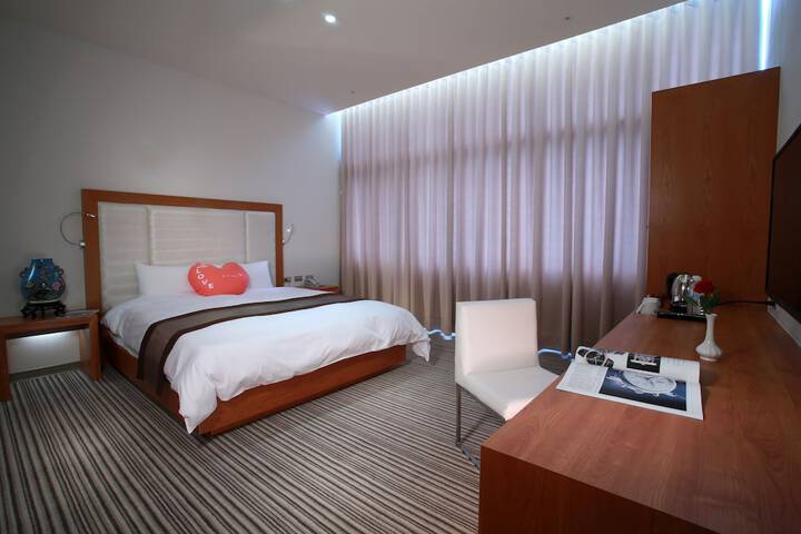 Room 11 of 48