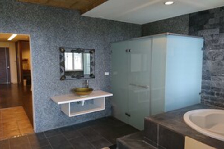Room 8 of 44