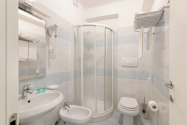 Room 5 of 22