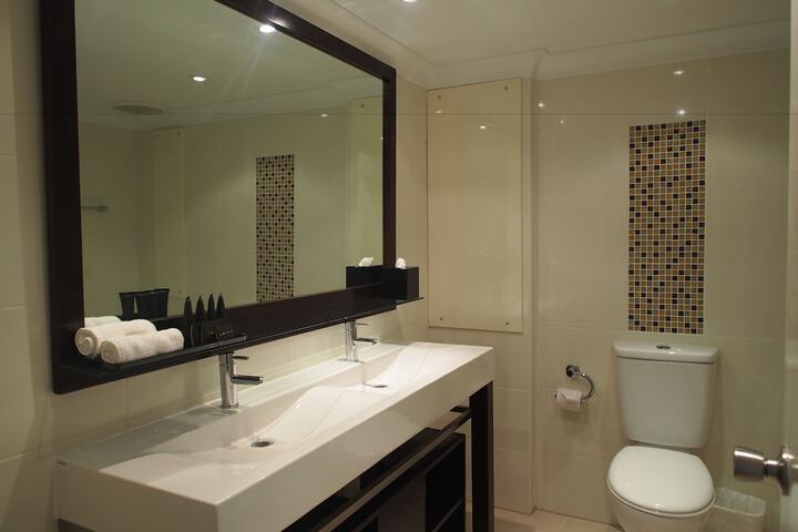 Room 100 of 136