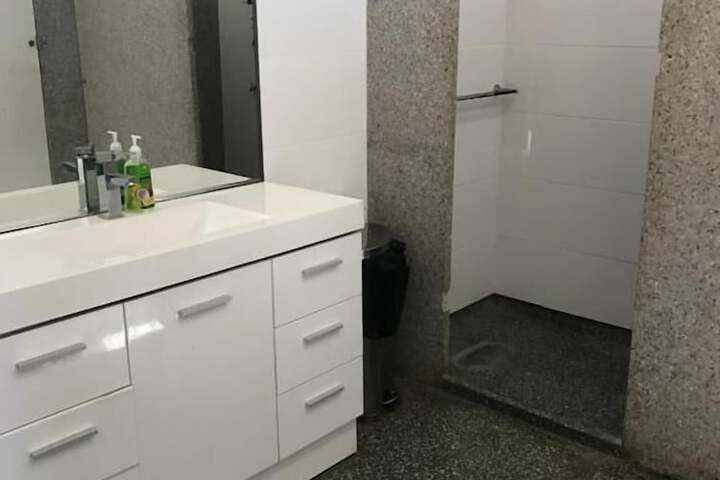 Room 13 of 18