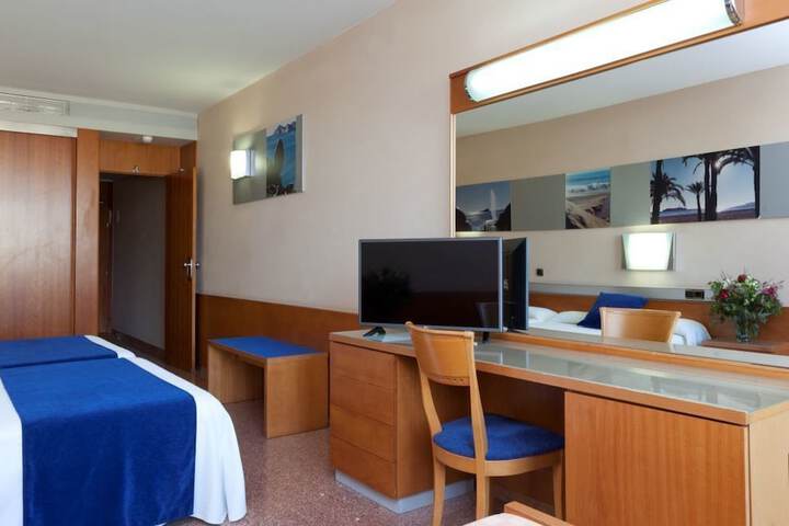Room 10 of 75