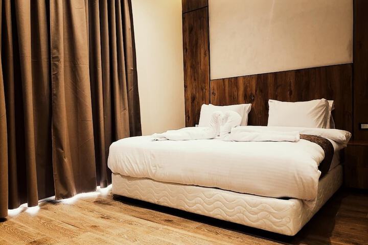 Room 7 of 57
