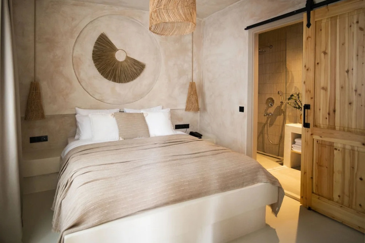 Room 2 of 11
