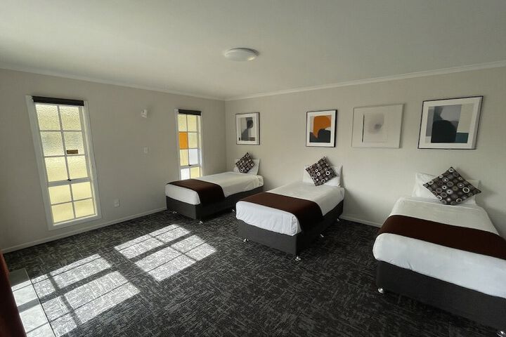Room 6 of 65